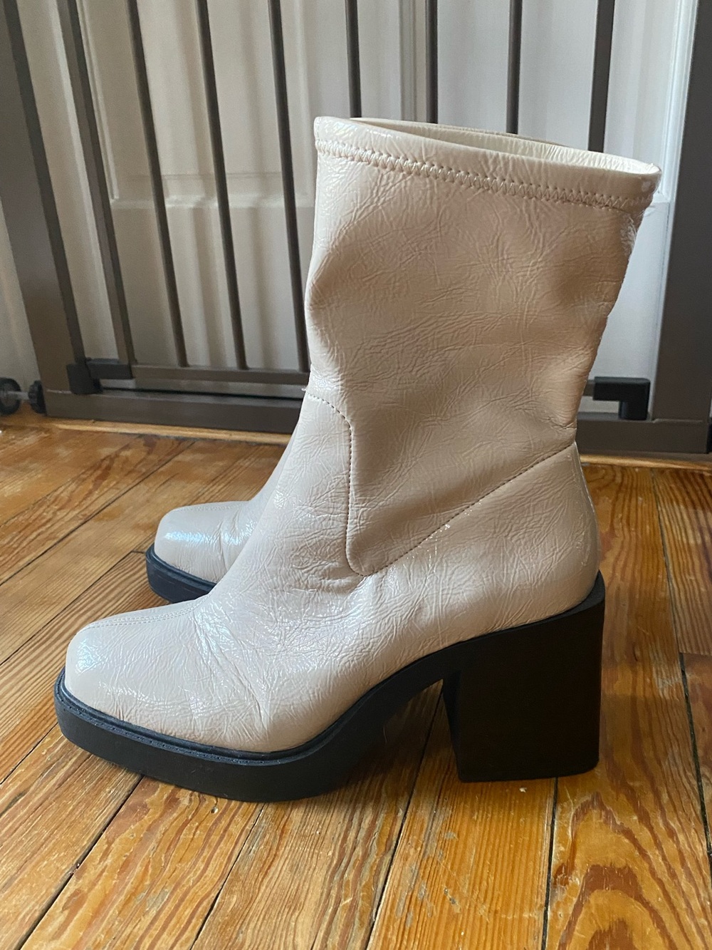 Mod Women’s Shiny Cream Mid-Calf Block Heel Boots